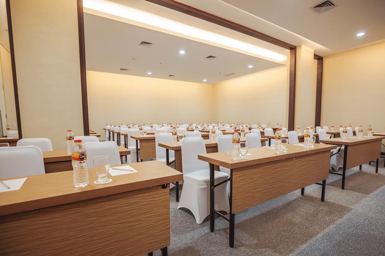 Whiz Prime Hotel Sudirman Makasar Exteriér fotografie