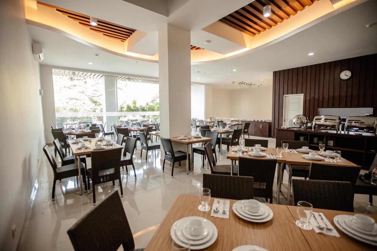 Whiz Prime Hotel Sudirman Makasar Exteriér fotografie
