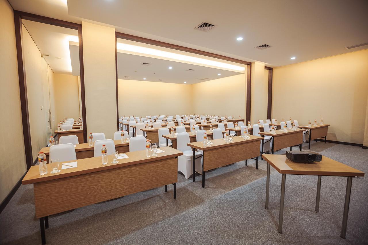 Whiz Prime Hotel Sudirman Makasar Exteriér fotografie