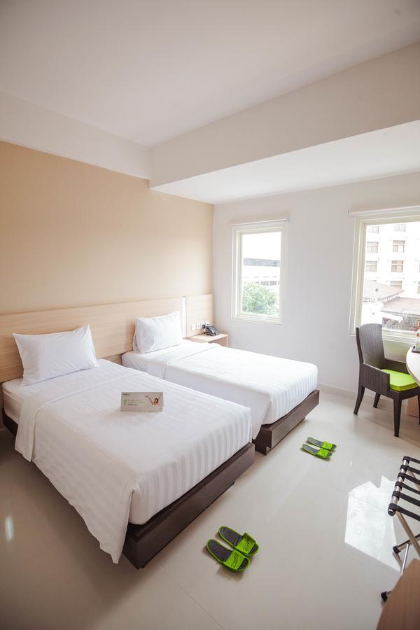 Whiz Prime Hotel Sudirman Makasar Exteriér fotografie