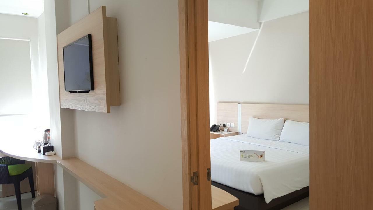 Whiz Prime Hotel Sudirman Makasar Exteriér fotografie